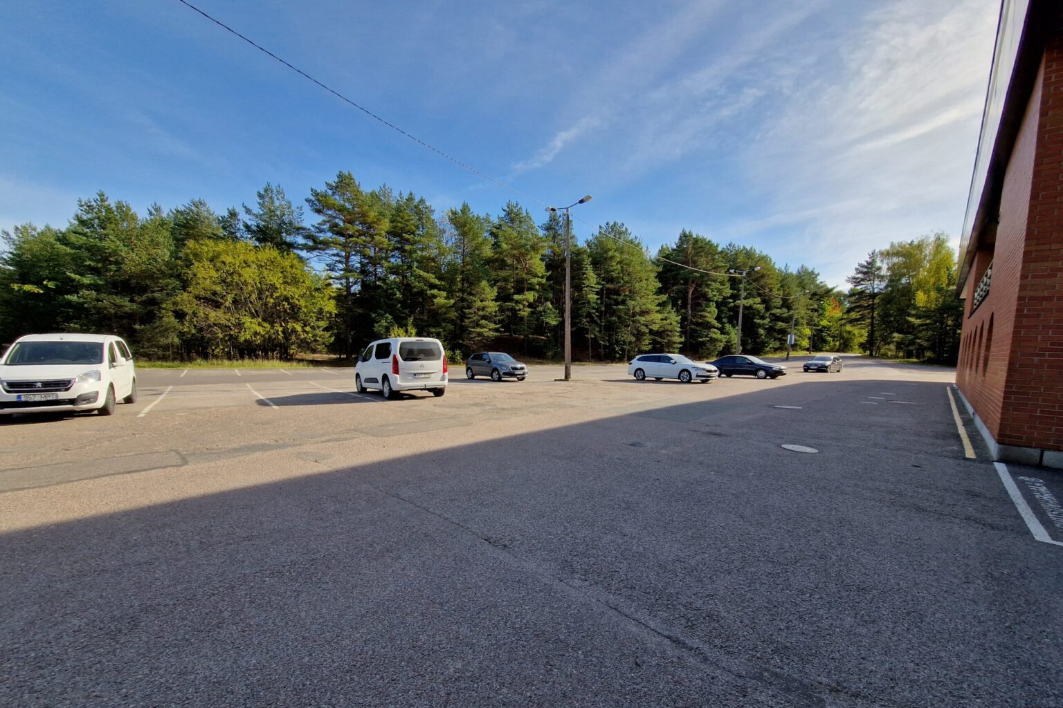 TalTech Spordiklubi parkla peaukse ees